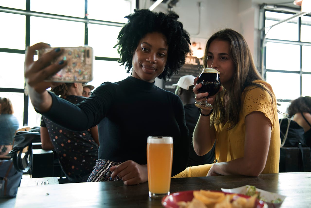 The Best THC Drinks To Catch a Non-Boozy Buzz