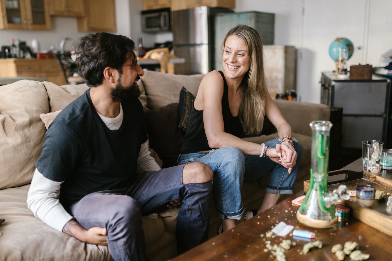 Weed That Makes You Laugh - Top Strains For Giggles